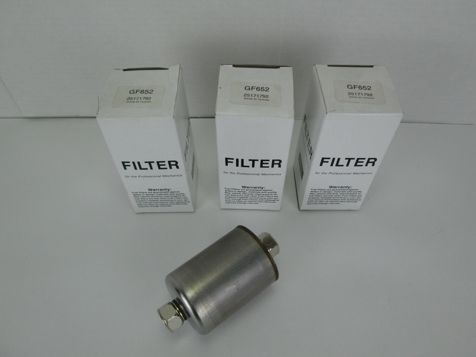 Lot of 3 New NOS Fuel Filters GF652 25171792 Replacement Filter Meets