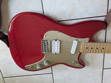 Fender Duo-Sonic HS Crimson Red Transparent Body & Gold Pickguard MIM