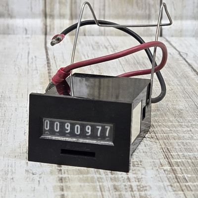 Sodeco (ET066) 7-Digit 12VDC Panel Mount Counter Reads to 0090977