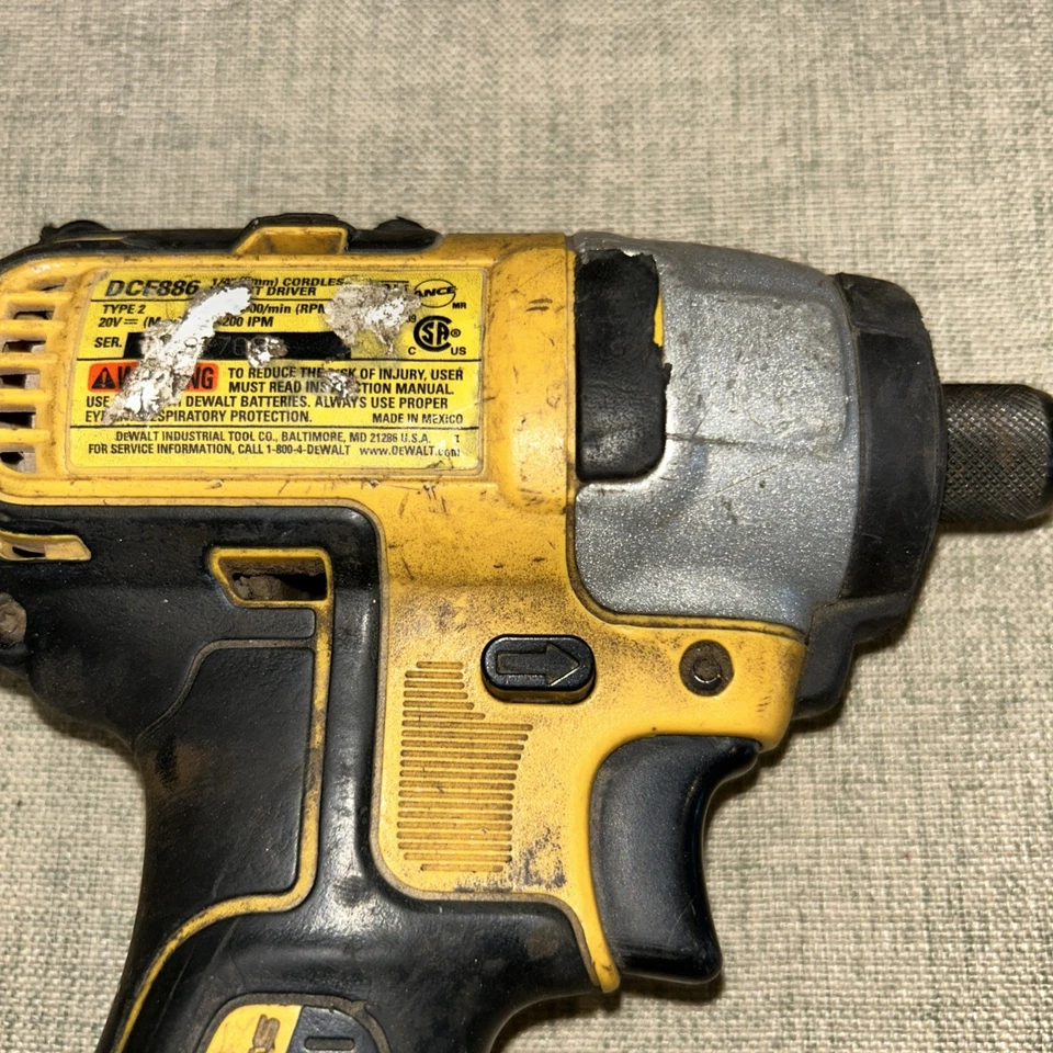 DeWalt DCF886 20V MAX Brushless Impact Driver - Used, Functional, With Battery - Image 2 of 4