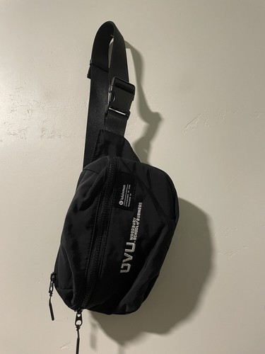 Lululemon Athletica Clean Line 2l Pockets Adjustable Strap Belt Bag Black Logo