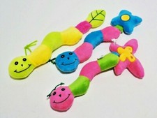 Hunde- / Welpenspielzeug - s&uuml;&szlig;e Raupe - 28cm - Squeaker - diverse Farben
