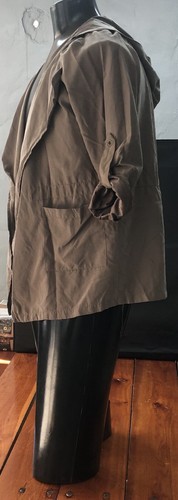 Chaqueta Poetry para mujer talla grande topo/marrón/bronceado manga corta con capucha - Imagen 4 de 10