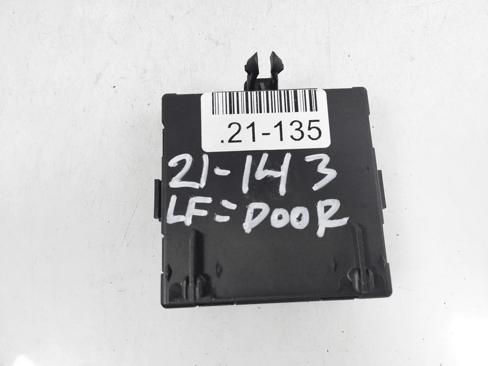 Módulo de control de puerta del conductor delantero Mercedes-Benz Cla250 2014-2019 166-900-02-18 Foto 4 de 4