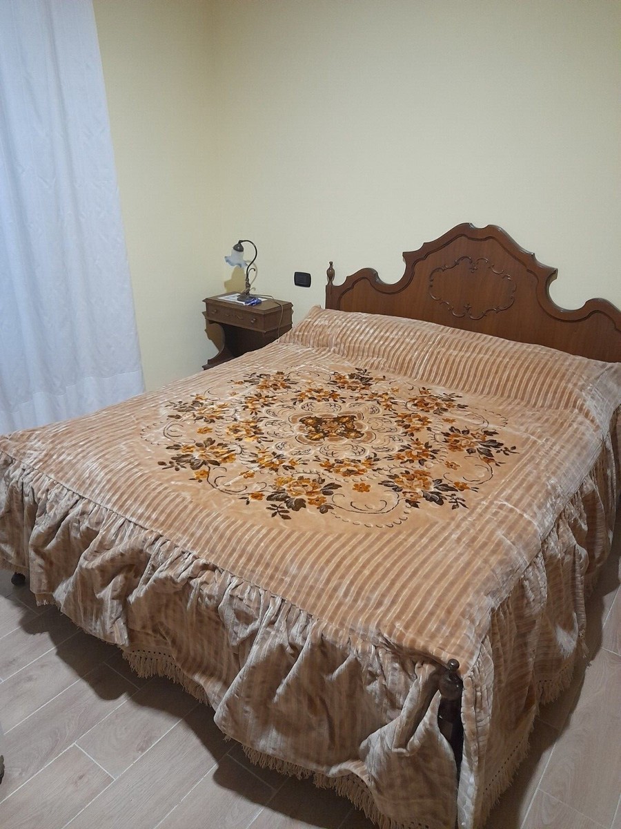 COPRILETTO COPERTA MATRIMONIALE IN VELLUTO ANTICA ANNI 50 MARRONE E BEIGE