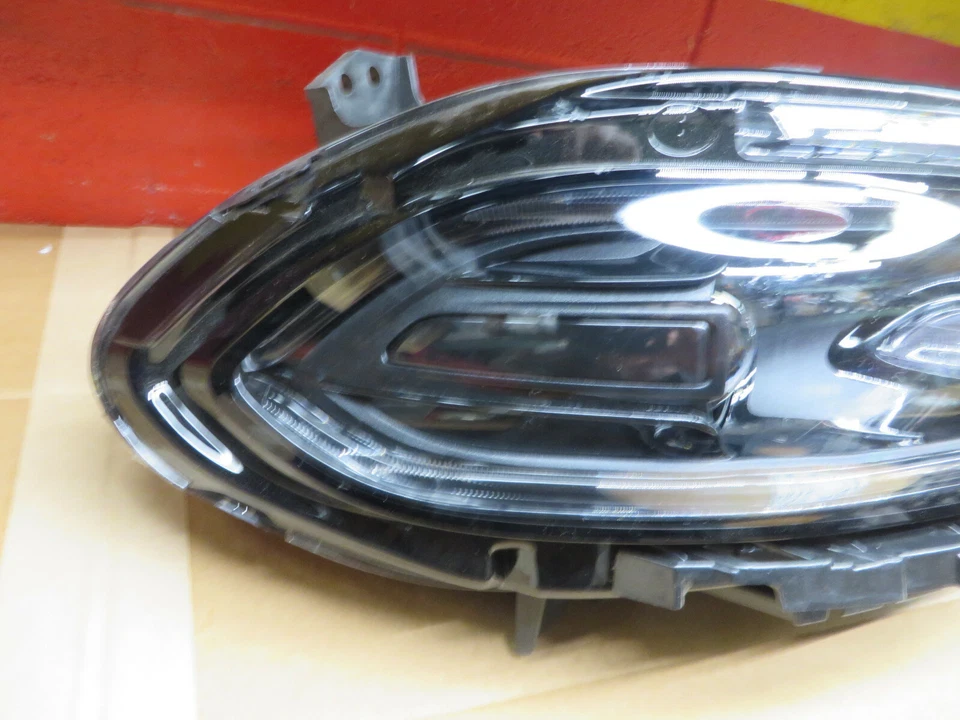 Faro derecho halógeno Dodge Charger 15 16 2015 2016 TYC BRILLANTE CLARO arañazos Foto 2 de 4