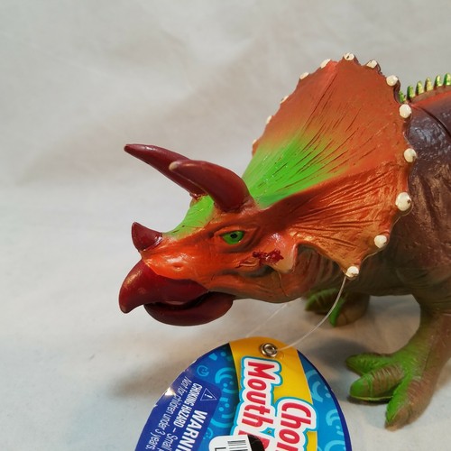 Chompsaur Chomping Mouth Dinosaur Triceratops - Picture 3 of 8
