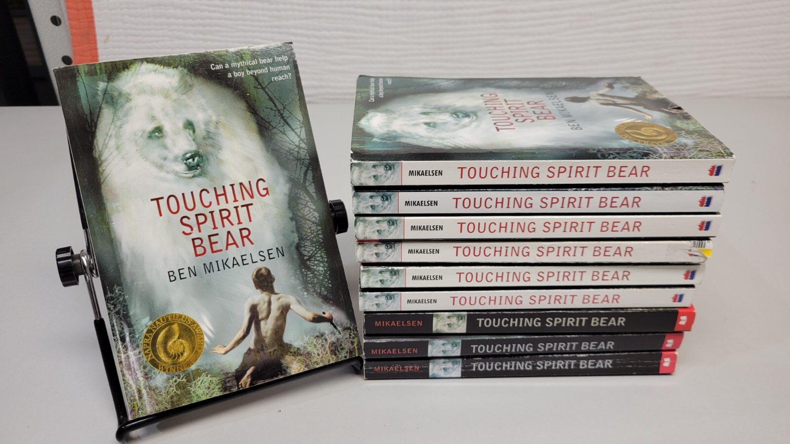 Guided Reading Lot of 10 Touching Spirit Bear by Ben Mikaelsen Class ...