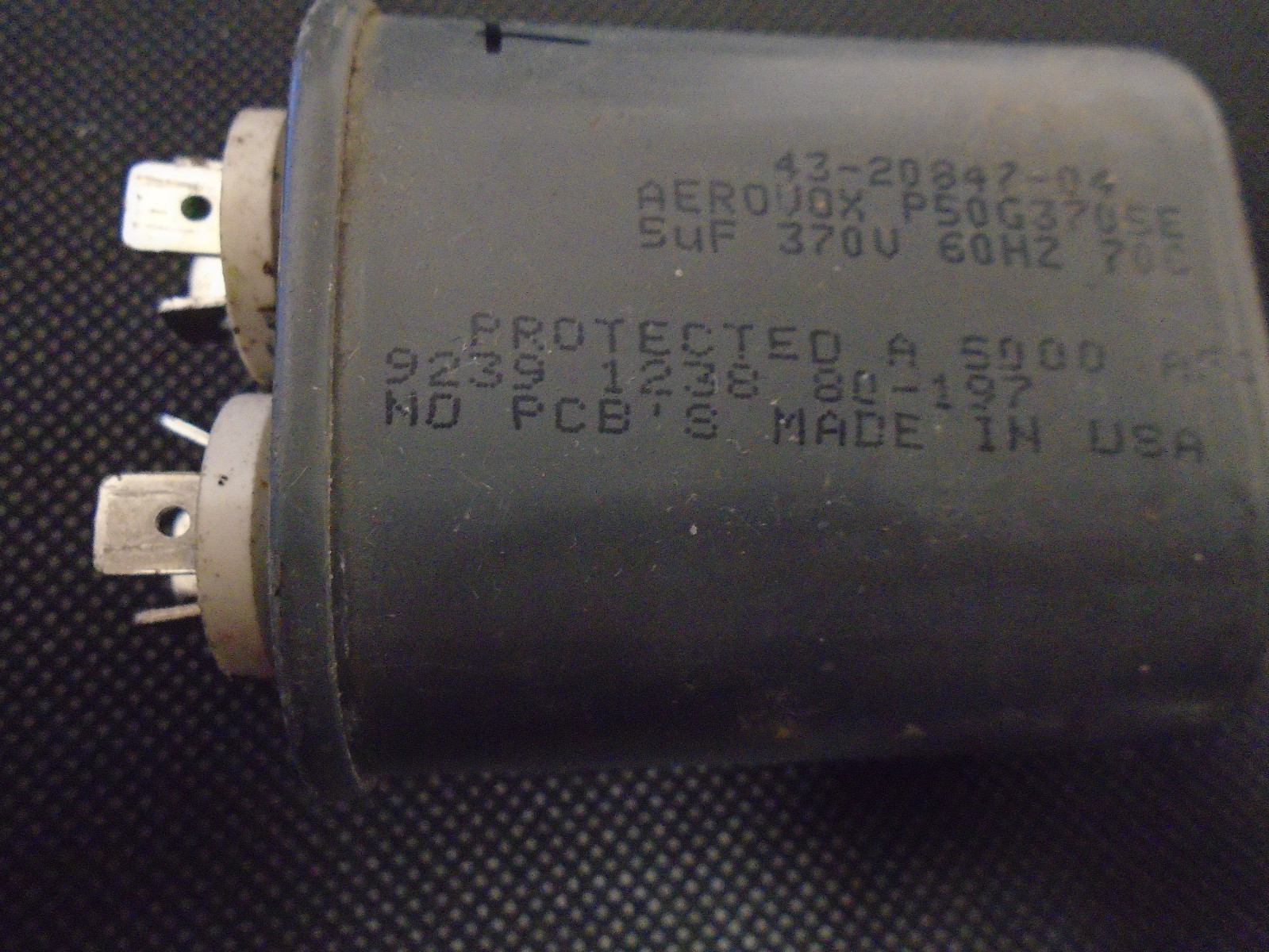 Condensateur Aerovox Z24S3740M01A - 40 µF, 370 V, 50/60 Hz - Fabriqué Aux USA - Neuf