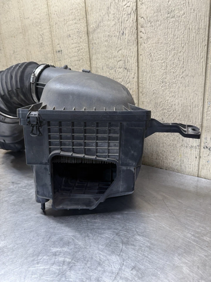 Dodge RAM 3500 2007-2008 6,7 L diésel Cummins caja de admisión de aire de fábrica OEM Foto 3 de 4