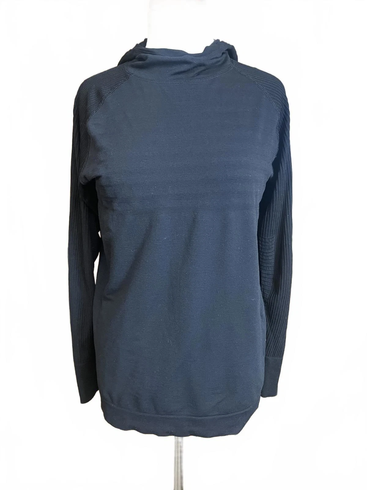 Lululemon Keep the Heat Thermal Hoodie in black large