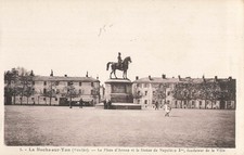 La Roche-sur-Yon the statue of Napoleon 7573 
