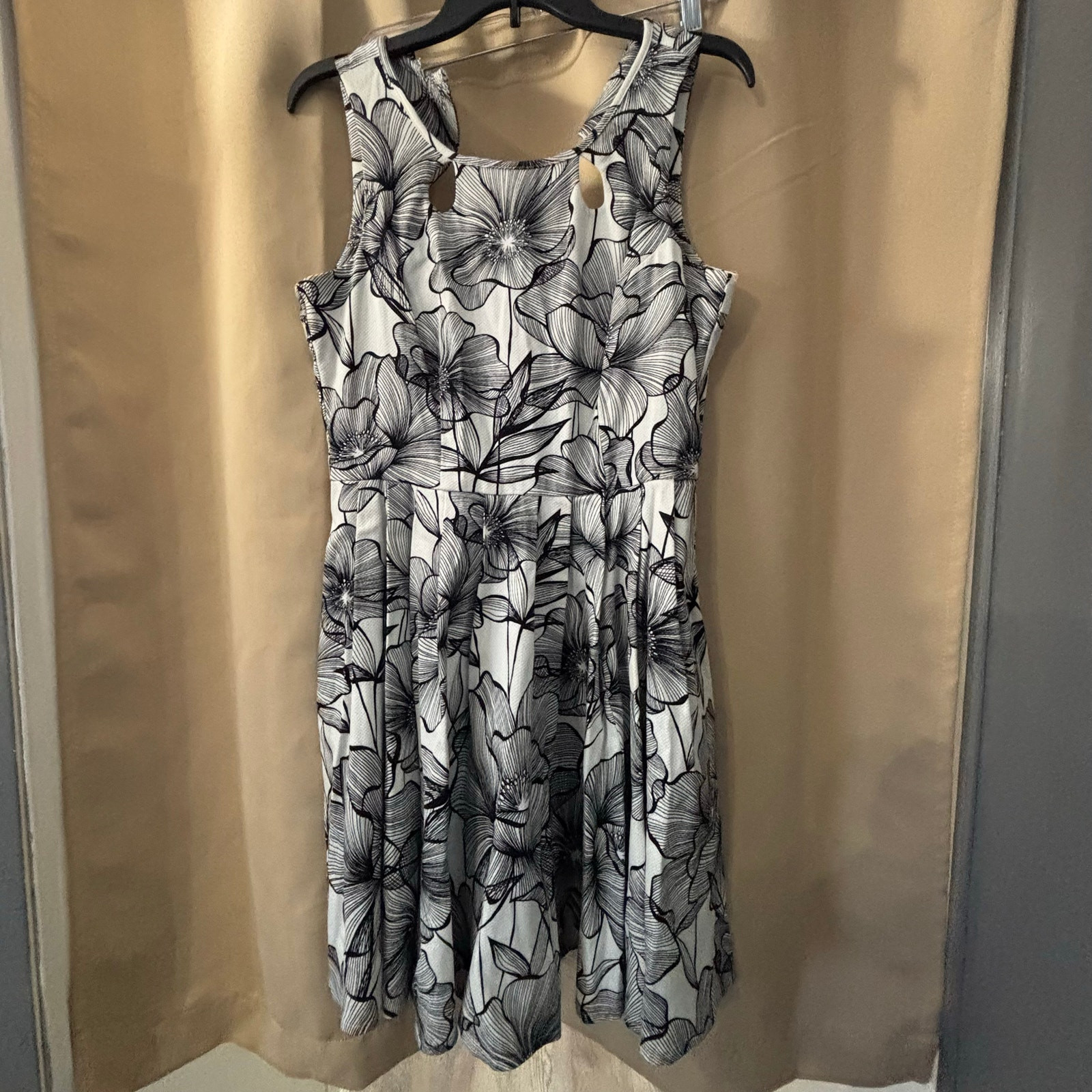 Danny & Nicole Black & White Floral Fit & Flare Midi Dress-with Pockets size 10