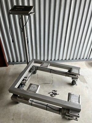Sartorius Combics 1 mdl. CAIS1-U on a stainless portable pallet w/3 load cells