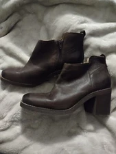 New Crown Vintage Leather Boots Women's Size 11M Brown Booties Zip Heel 