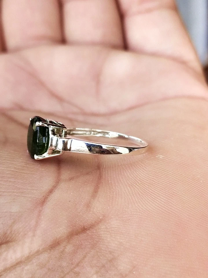 Anillo solitario de turmalina verde plata de ley 925 - anillo de aniversario para mujer Foto 2 de 4
