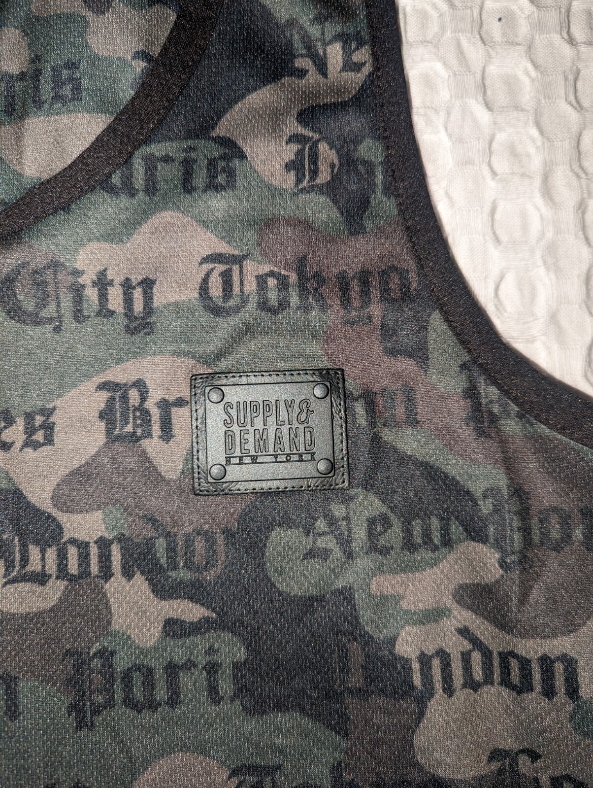 Mens SUPPLY AND DEMAND Vest Green Camouflage London N… Gem