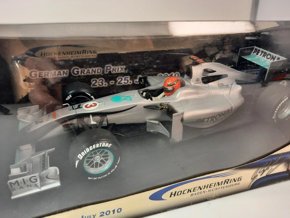 Minichamps Mercedes F1 Michael Schumacher Showcar 2010 HOCKENHEIM 1/18 - Image 3 of 4