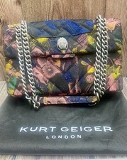 Borsa Kurt Geiger Kensington taglia media blu scuro dettagli floreali tracolla