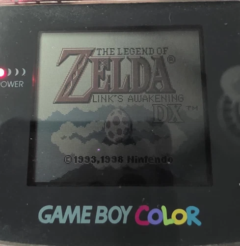 The Legend of Zelda: Link's Awakening DX Nintendo Game Boy Color And Case