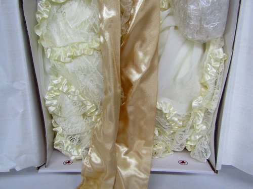 Ashton Drake Royal Highness Prince George of Cambridge Baby Doll w/COA No. 7487 - Picture 6 of 12