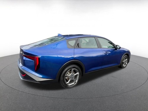 2025 Kia K4 LXS - Picture 13 of 40