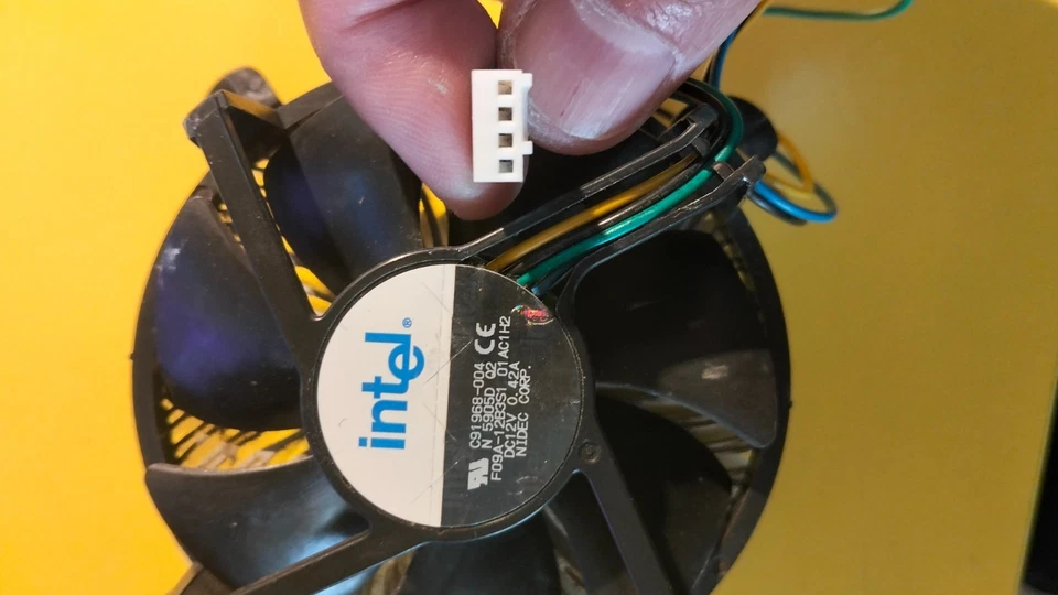 DISSIPATORE heatsink CON VENTOLA fan 4 PIN INTEL C91968-004 LGA 775 - Image 3 of 4