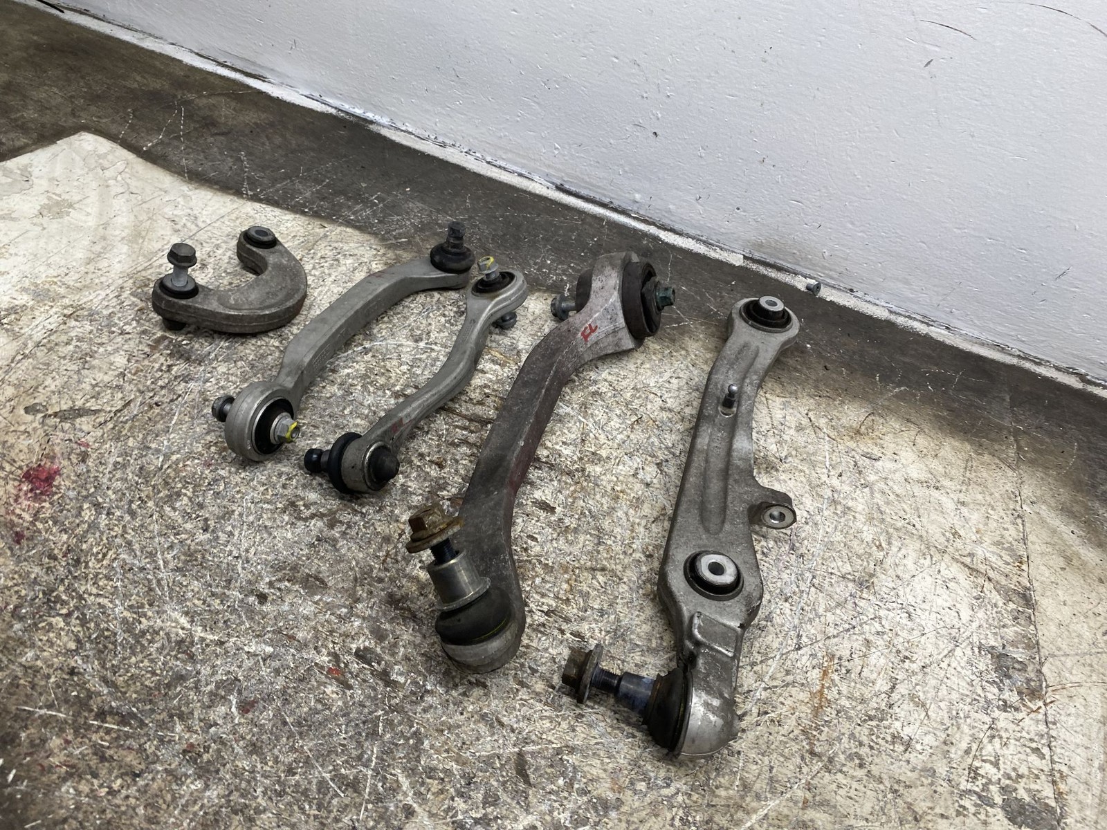 Bentley Flying Spur 2013-2019 FRONT+LEFT Control arm