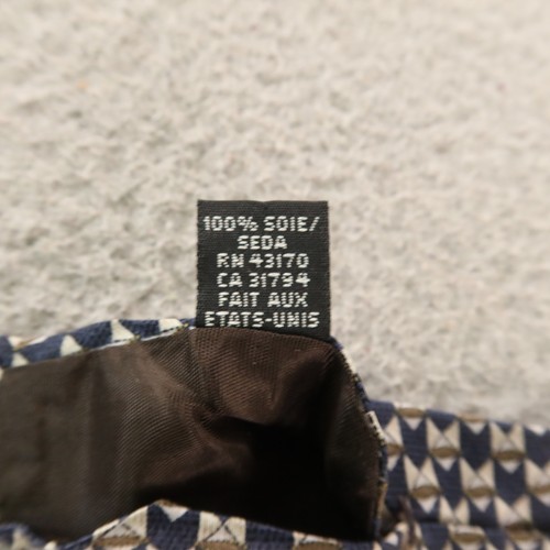 Cravatta DOCKERS blu geometrica a quadri con pied de poule 100% seta 3,75" - Foto 5 di 7