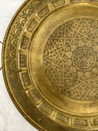 Large Vintage Decorative Brass Tray ( Diameter 26.1/4” Weight ~ 8 Lbs ) - Picture 8 of 17