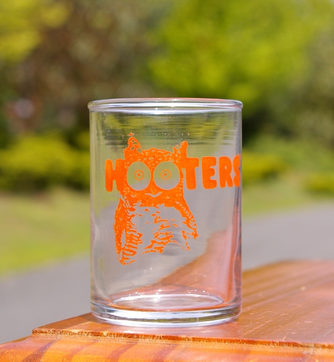 HOOTERS ショットグラス 4個セット Hooters Orange Owl Logo Clear Shot Glass 2 3/4