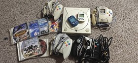 Sega Dreamcast Console Bundle HKT-3020 w/ 6 Games and 4 controllers