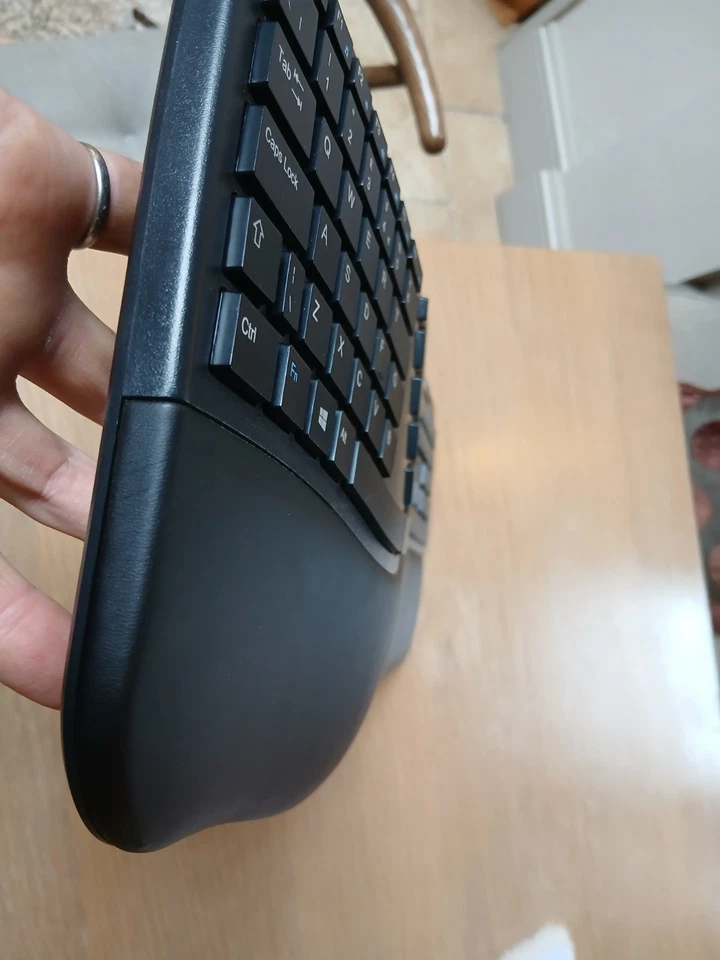 Kensington Pro Fit Ergo Wireless Keyboard UK Layout M01440-K, w Dongle PRISTINE - Image 4 of 4