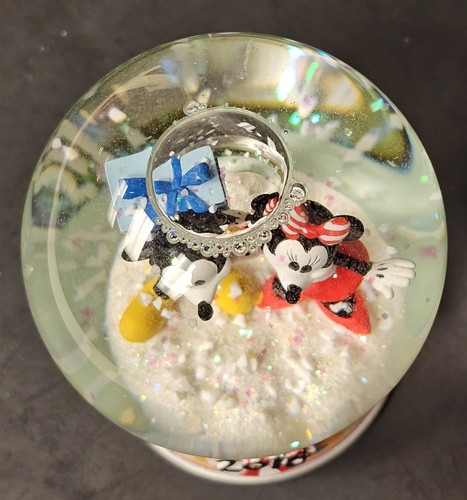 Mickey And Minnie Mouse Snow Globe 2018 Disney - Picture 7 of 10