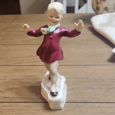 Royal Worcester Porcelain Boy Figurine Hand Painted Glossy MPN 3462 England