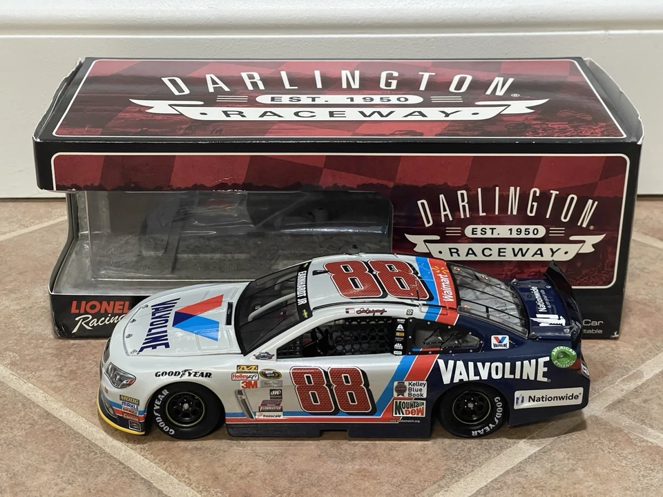 Dale Earnhardt Jr Valvoline Darlington Throwback 2015 color líquido NASCAR 1/24 Foto 3 de 4