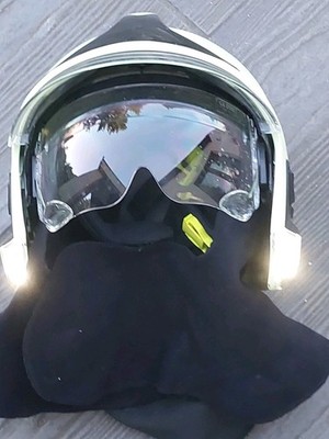 MSA Gallet F1XF nachleuchtend / Feuerwehrhelm + Hollandtuch + Licht