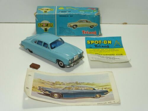Rare Baby Blue Triang Spot On Austin A60 Cambridge 1⁄42 scale