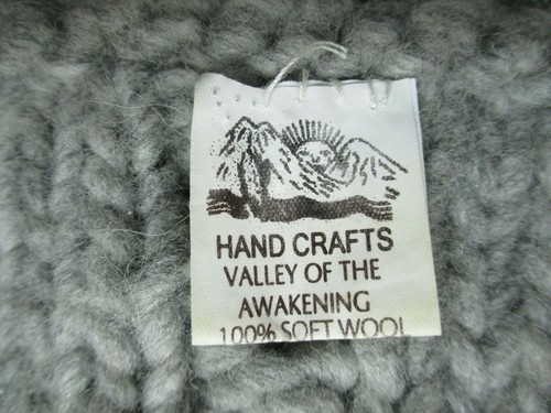 Valley Of The Awakening One Size Hand Made Cable Knit Grey  - Picture 6 of 7