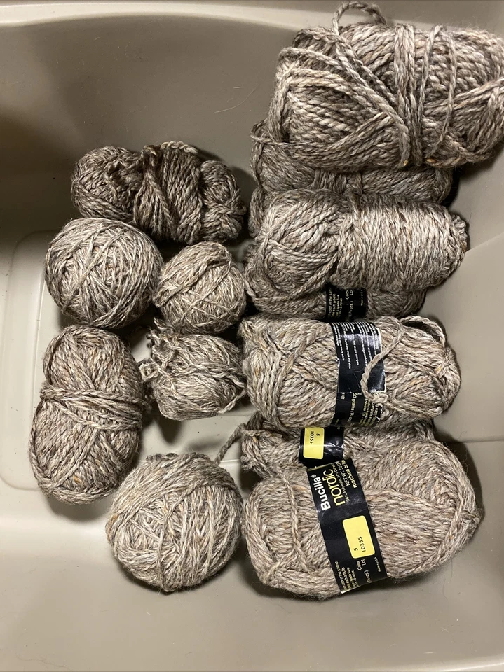 Bucilla Nordic yarn gray heather &brown has 40 g wool Lot 16 - Image 3 of 4