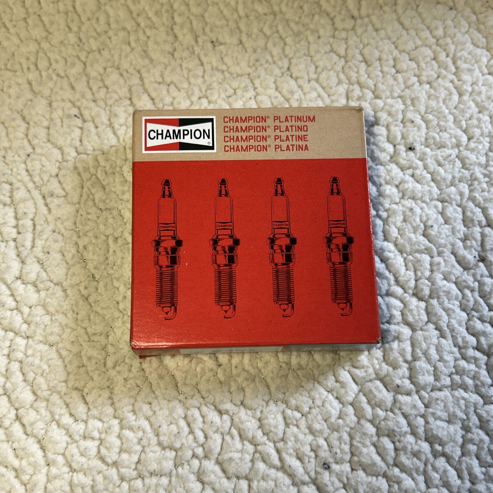 Champion 3032 RE10PMC5 Platinum Spark Plugs 4 PACK NEW