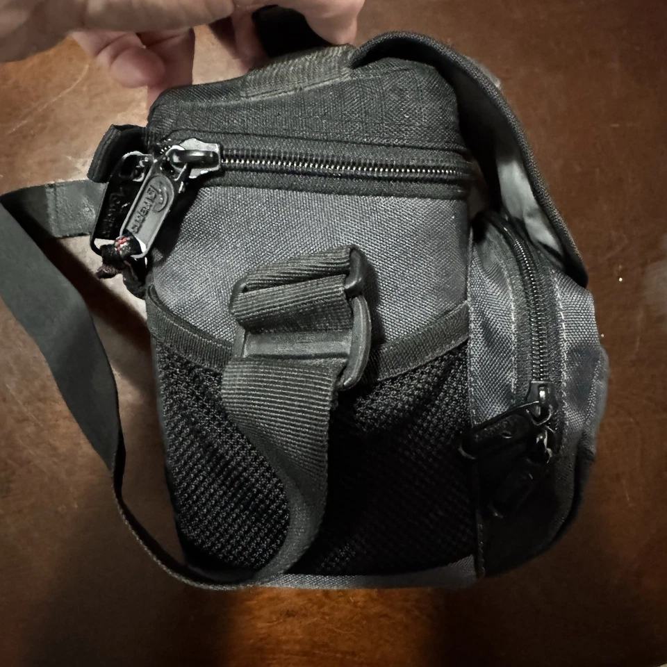 Bolsa de cámara vintage Lowepro Nova mini bolsa para cámara DSLR bolsa acolchada para cámara de video Foto 4 de 4