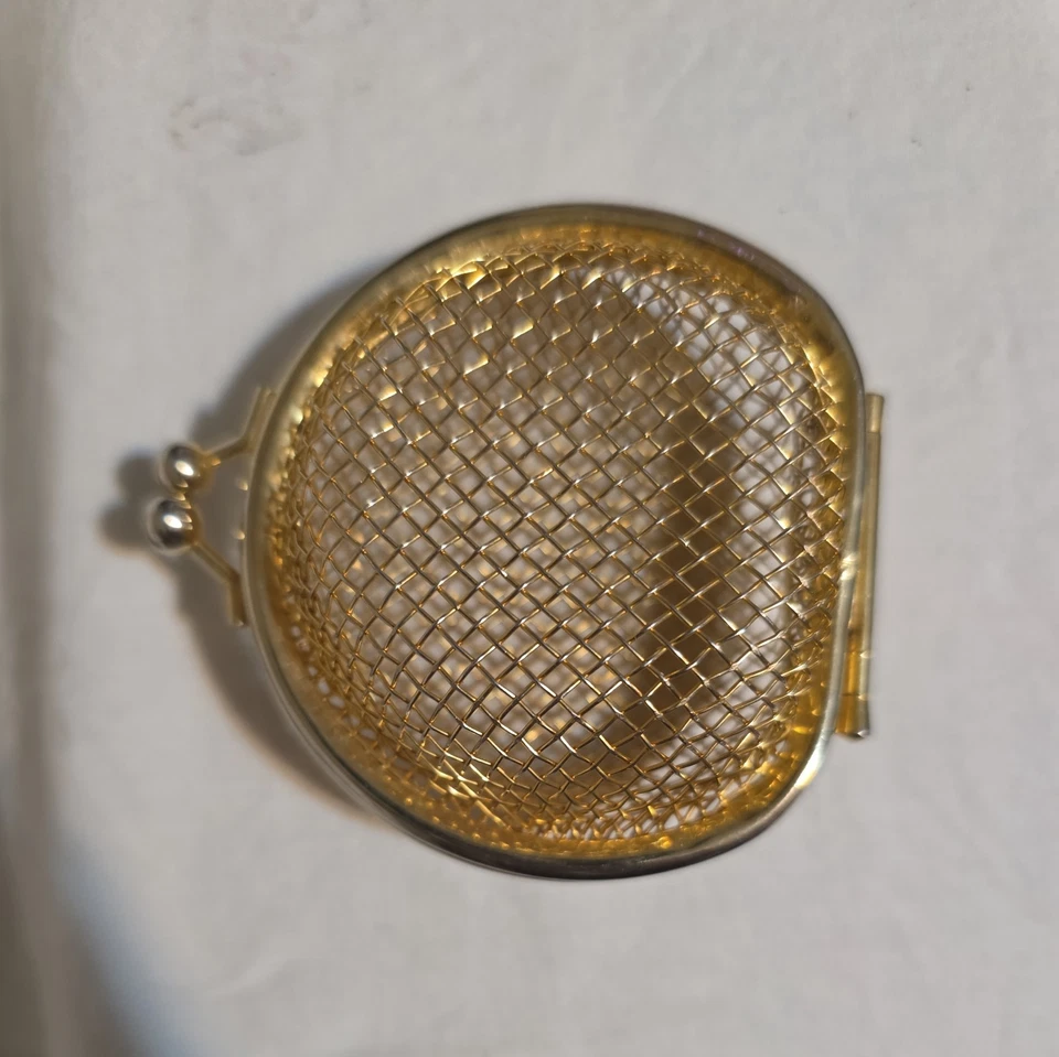 Gaiola de bolsa de moedas vintage malha tom dourado, trava de beijo fio de metal raro Hong Kong - Imagem 2 de 4