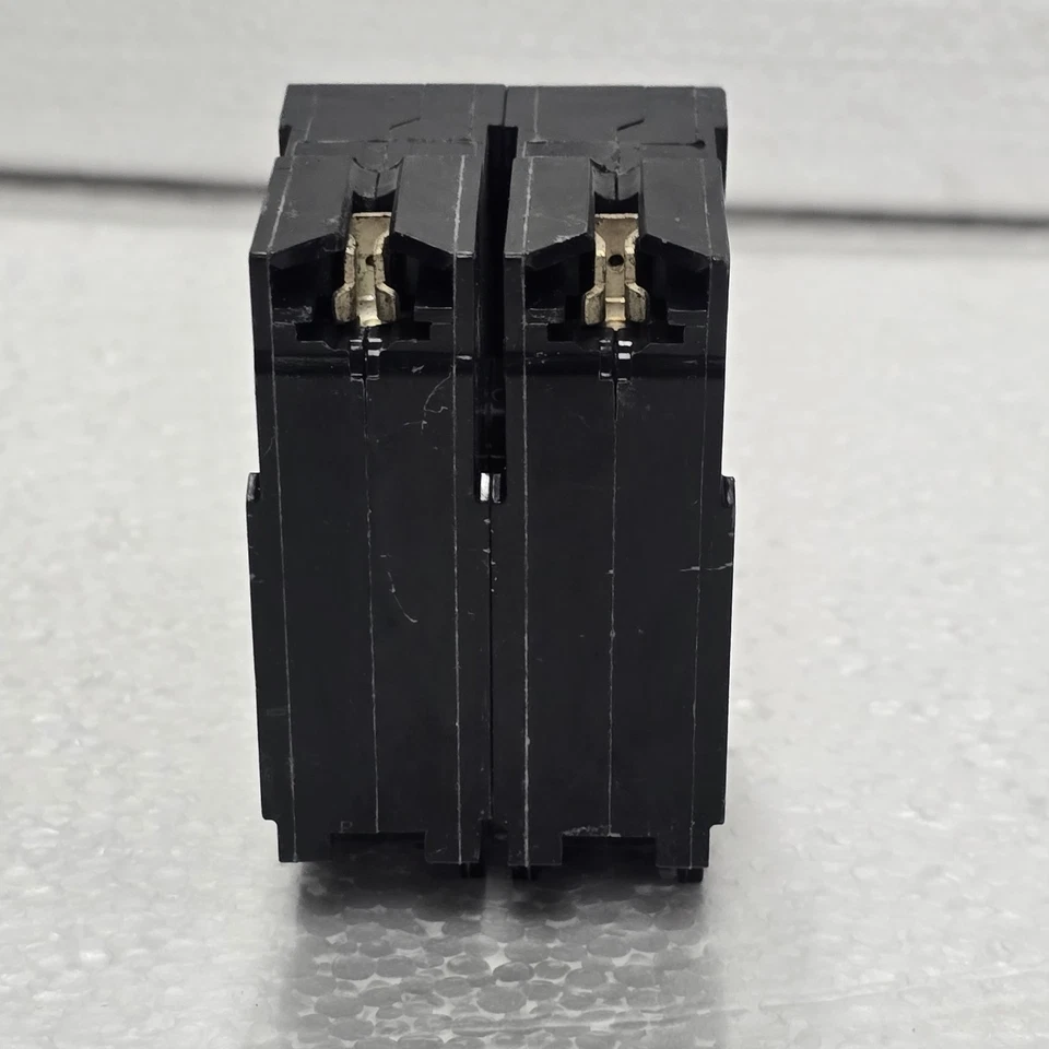 Interruptor General Electric THQL21125 125A 120V 240V 2P 1PH 10KA Foto 4 de 4