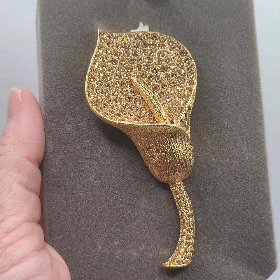 Broche Nolan Miller Flor Lirio Estrás Tono Dorado Firmado En Caja Foto 4 de 4