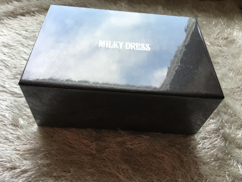 Milky Dress 黑色光泽面膜 50ml (1.7fl.oz.) 全新带盒 — 第 2/3 张图片