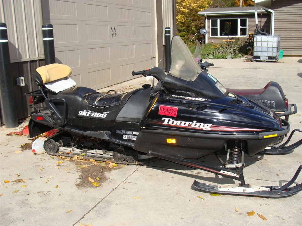 00 SKI-DOO TOURING 500 l/c CK3 OEM ruedas bogie (2) montaje ralentí rueda loca exterior negro Foto 4 de 4