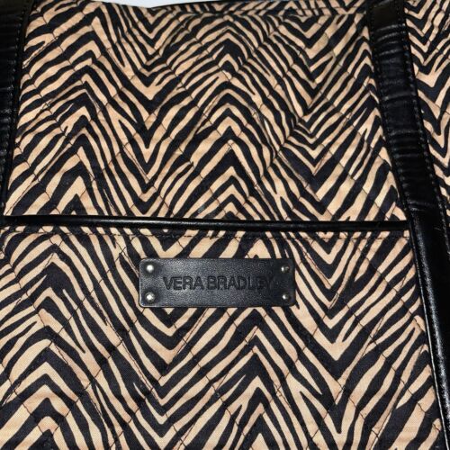 Bolso de Mano Vera Bradley Acolchado Estampado de Cebra, Negro Tostado - Imagen 2 de 10