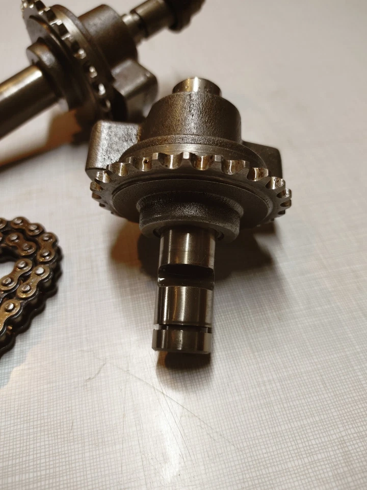 Cadena de eje equilibrador Honda CM400E 1981 Foto 3 de 4