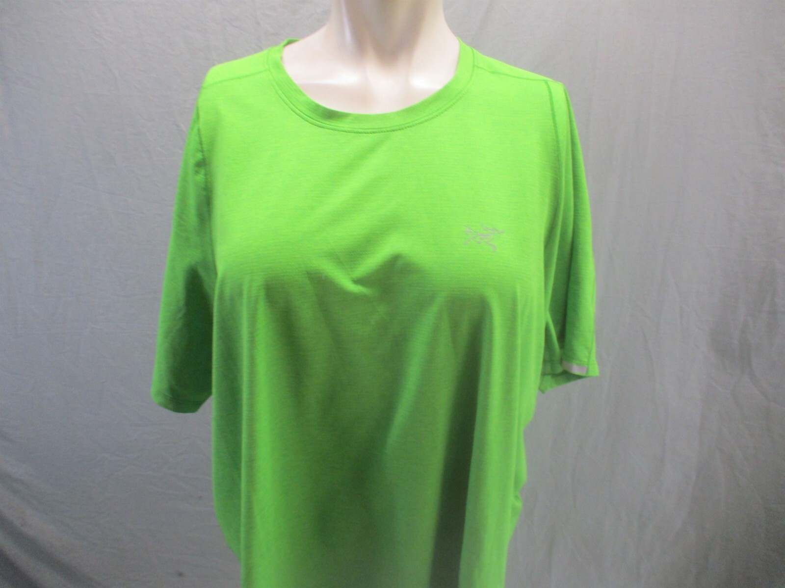 T shirt uomo verde manica corta traspirante ARC'TERYX taglia XL nuova senza etichette sportiva 716